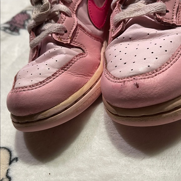 Nike Dunk Pink Athletic Shoes - Picture 13 of 13